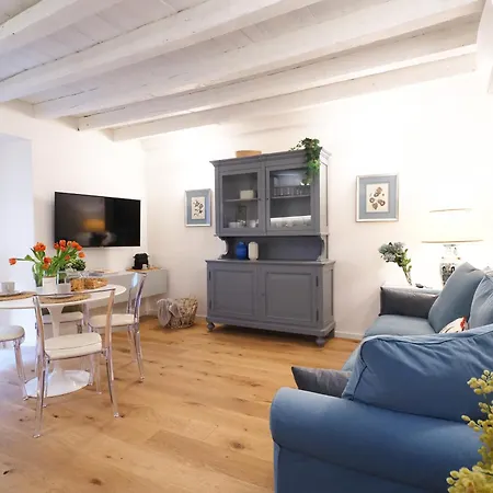 Porta Venezia Charming Apartment *